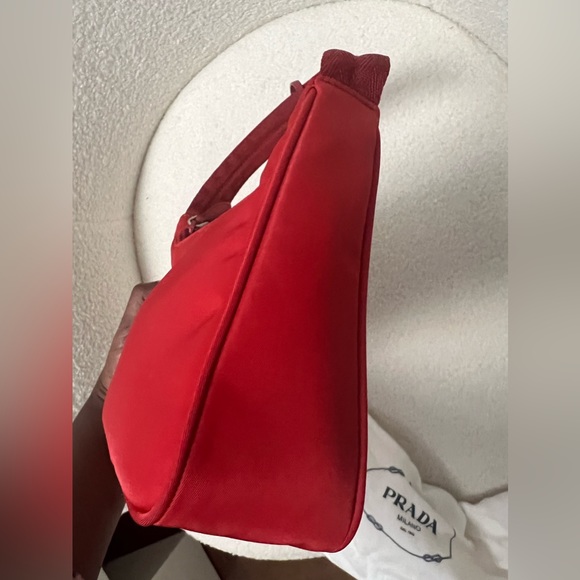 Prada Tessuto Nylon Re-Edition 2000 in Russo EXCELLENT CONDITION - Picture 9 of 9